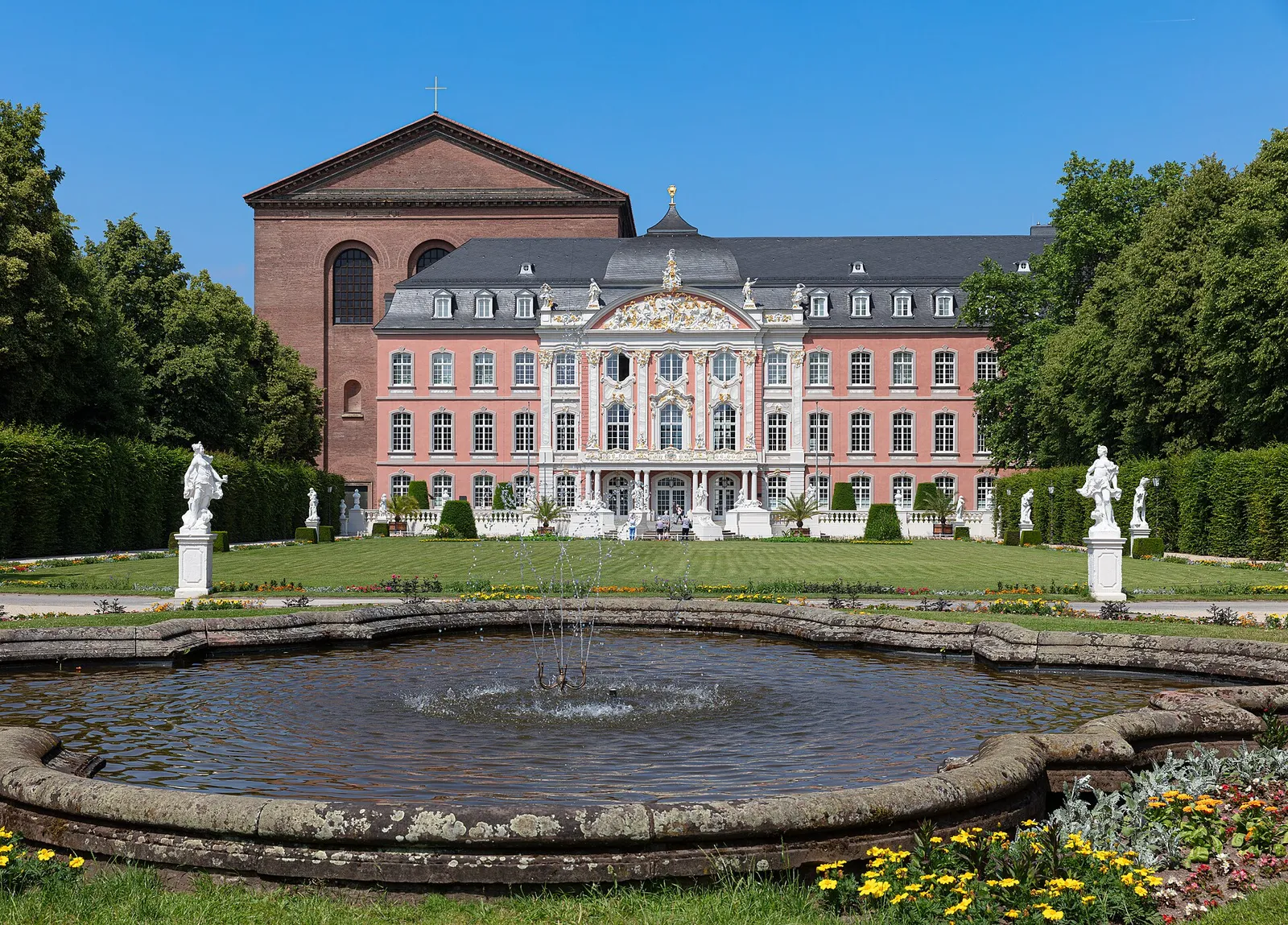 Rokoko-Fassade des Kurfürstlichen Palais in Trier