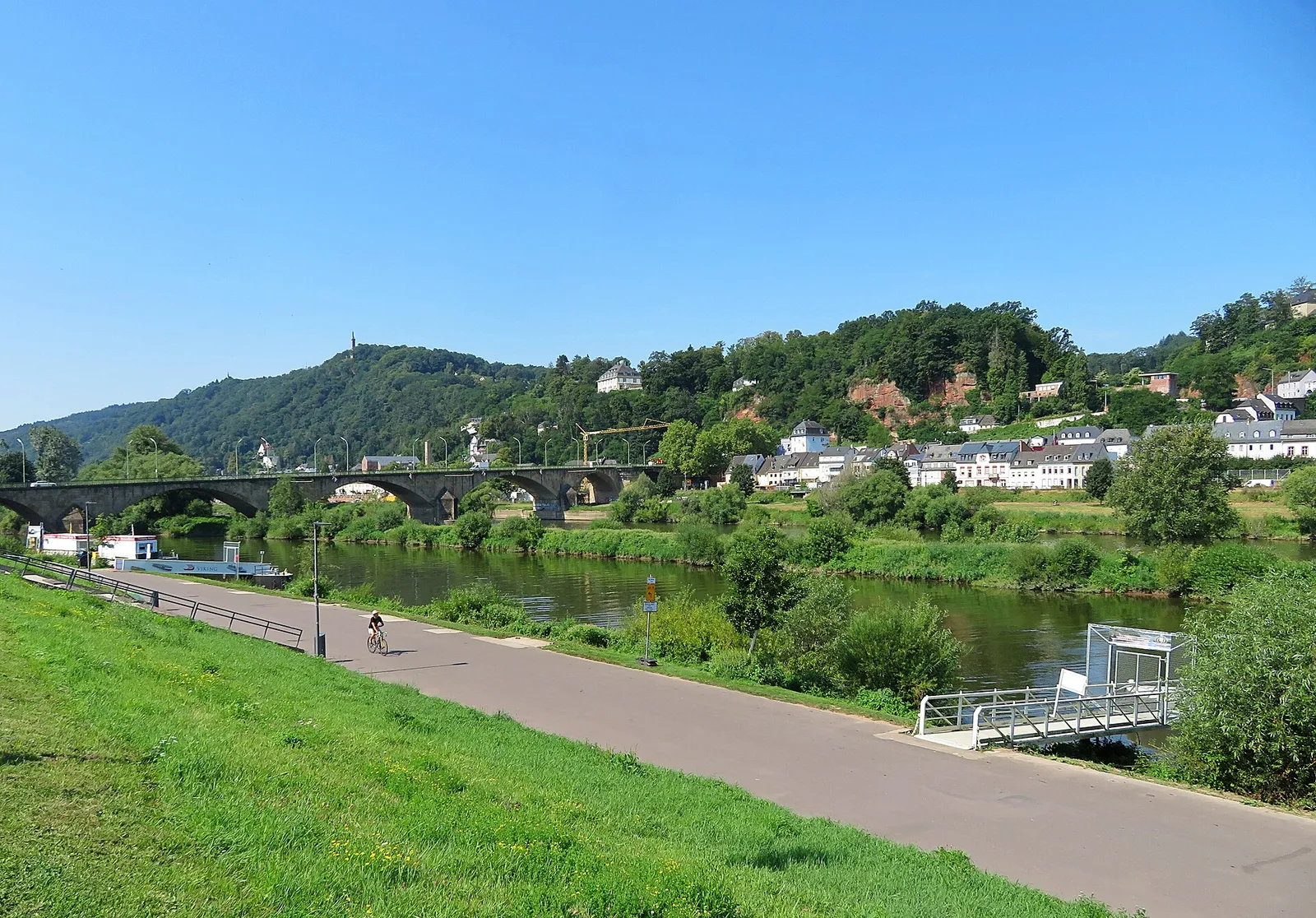 Mariensäule und Kaiser-Wilhelm-Brücke in Trier