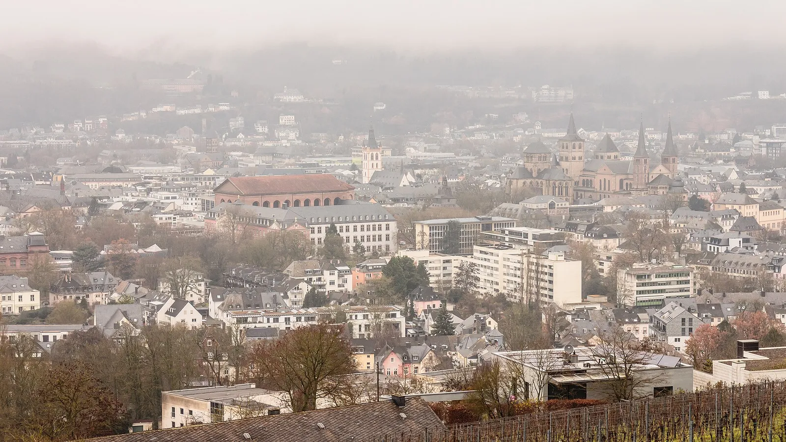 Panoramablick vom Petrisberg über die Stadt Trier